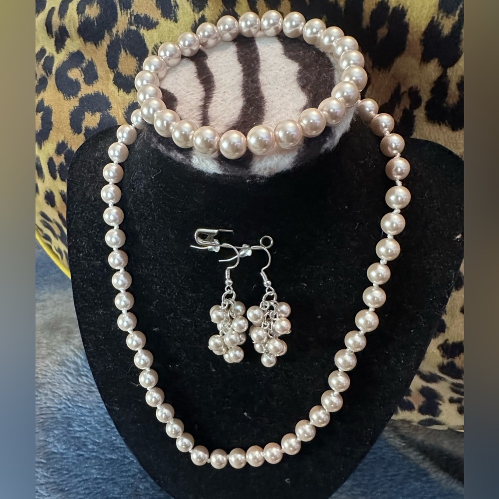 Vintage Joan Rivers Pearl Necklace & Bracelet + Charter Club Cluster Earring